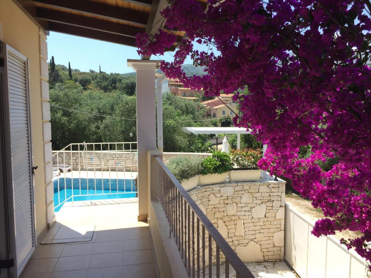 Villa Petrino - Central Flat Location Within Kassiopi. Sleeps 8 エクステリア 写真